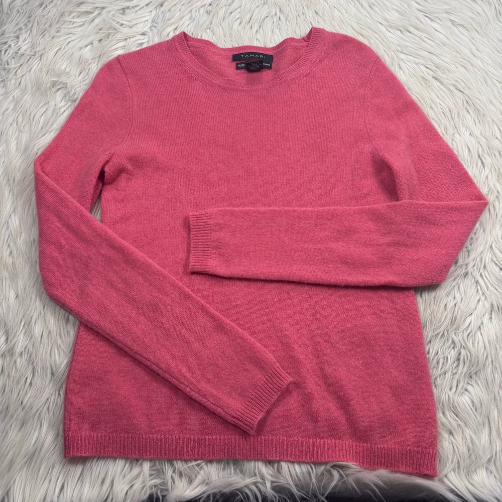 Tahari Women's M Red Pink V-Neck Cashmere Sweater Classic Preppy Quiet Luxury